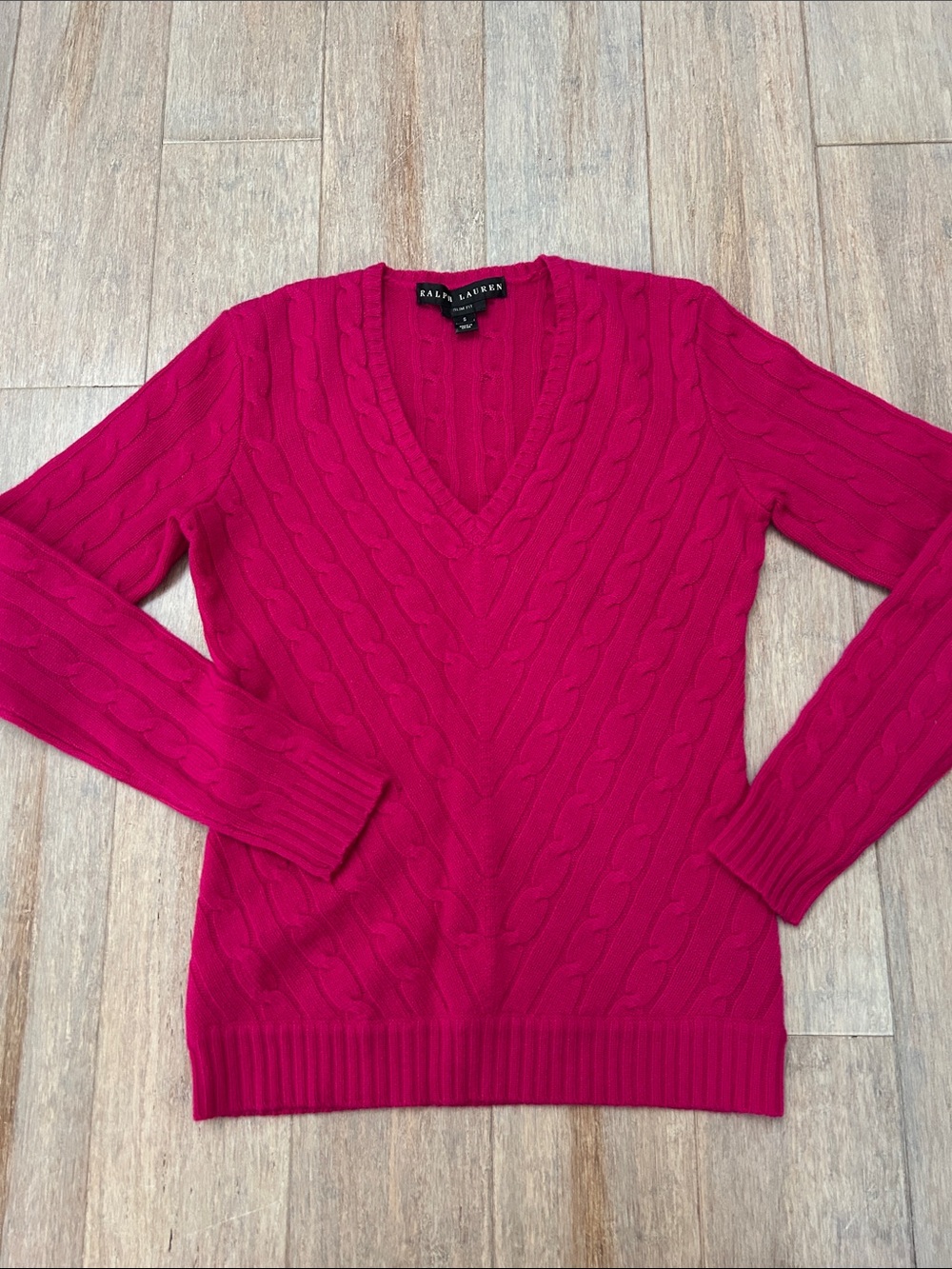 Ralph Lauren Women's Chevron Cable V-Neck Sweater in fuchsia small